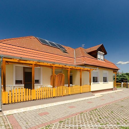 Barbara Apartmanház Kehidakustány Kültér fotó